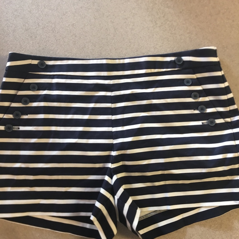 Shorts - Picture 2 of 3